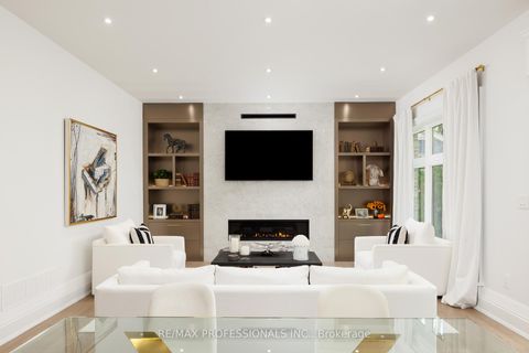 Photo 19 at 2B Fairway Road, Rosethorn, Toronto