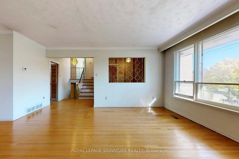 Photo 5 at 410 Patricia Avenue, Newtonbrook West, Toronto