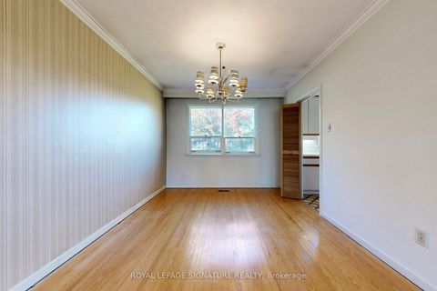 Photo 10 at 410 Patricia Avenue, Newtonbrook West, Toronto