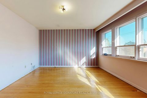 Photo 17 at 410 Patricia Avenue, Newtonbrook West, Toronto