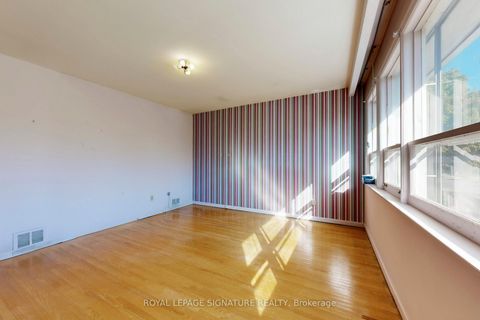Photo 18 at 410 Patricia Avenue, Newtonbrook West, Toronto