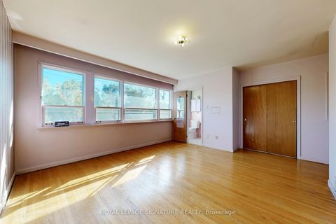 Photo 20 at 410 Patricia Avenue, Newtonbrook West, Toronto