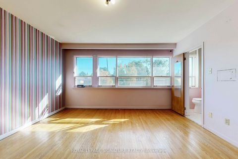 Photo 21 at 410 Patricia Avenue, Newtonbrook West, Toronto