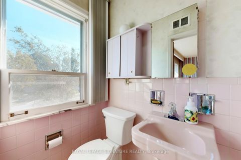 Photo 22 at 410 Patricia Avenue, Newtonbrook West, Toronto