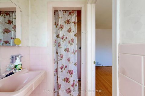 Photo 23 at 410 Patricia Avenue, Newtonbrook West, Toronto