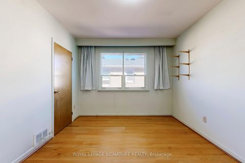 Photo 25 at 410 Patricia Avenue, Newtonbrook West, Toronto