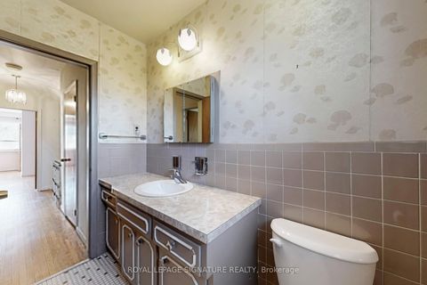Photo 31 at 410 Patricia Avenue, Newtonbrook West, Toronto