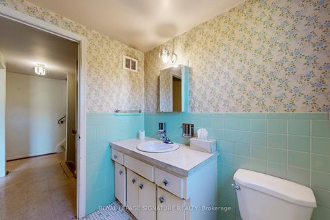 Photo 34 at 410 Patricia Avenue, Newtonbrook West, Toronto