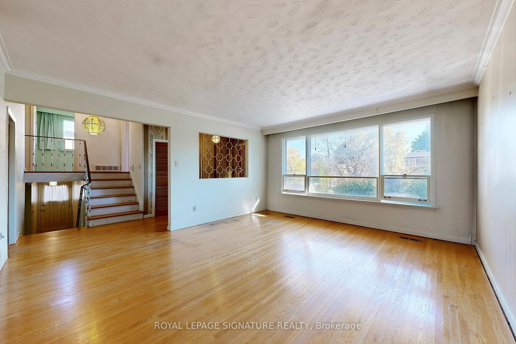 Photo 6 at 410 Patricia Avenue, Newtonbrook West, Toronto Photo 6 at 410 Patricia Avenue, Newtonbrook West, Toronto