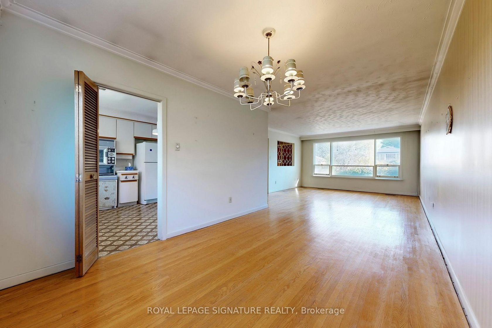 Photo 8 at 410 Patricia Avenue, Newtonbrook West, Toronto Photo 8 at 410 Patricia Avenue, Newtonbrook West, Toronto