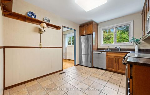 Photo 10 at 14 Turnvale Road, Clairville, Toronto
