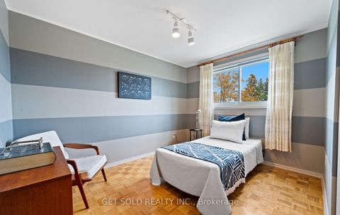 Photo 18 at 14 Turnvale Road, Clairville, Toronto