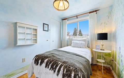 Photo 21 at 14 Turnvale Road, Clairville, Toronto