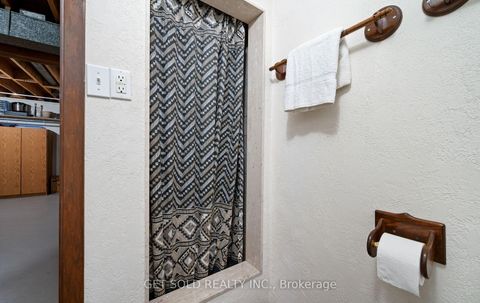 Photo 32 at 14 Turnvale Road, Clairville, Toronto