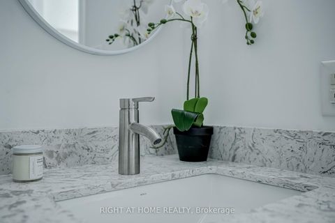 Photo 15 at 409 - 569 King Street E, Moss Park, Toronto