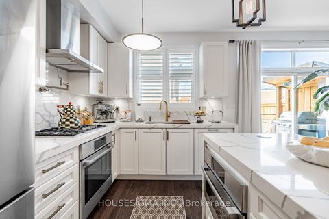 Photo 6 at 46 Vedette Way, Vellore Village, Vaughan