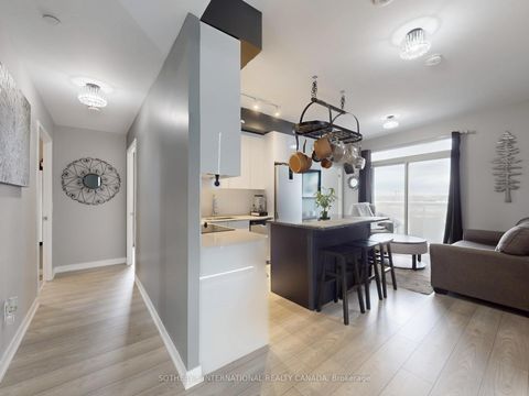 Photo 7 at 1313 - 10 Abeja Street, Concord, Vaughan