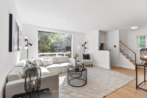 Photo 3 at 29 Veery Place, Don Mills, Toronto