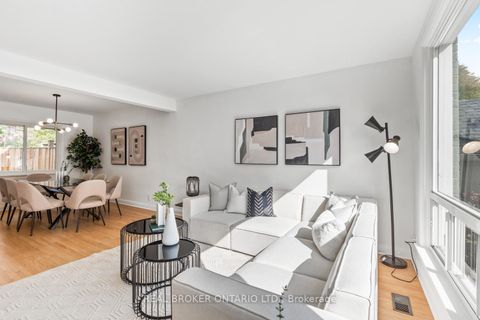 Photo 4 at 29 Veery Place, Don Mills, Toronto