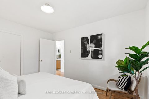 Photo 13 at 29 Veery Place, Don Mills, Toronto