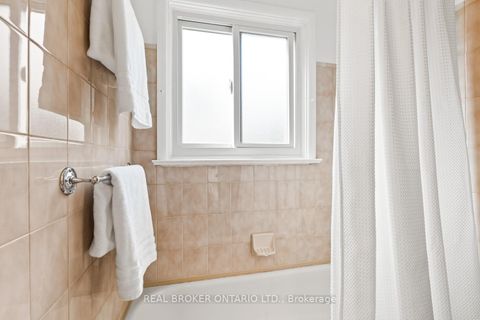 Photo 19 at 29 Veery Place, Don Mills, Toronto