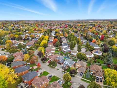 Photo 3 at 16 Orchard Park Drive, Bowmanville, Clarington