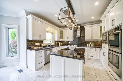 Photo 11 at 26 Clarendon Drive, Bayview Hill, Richmond Hill