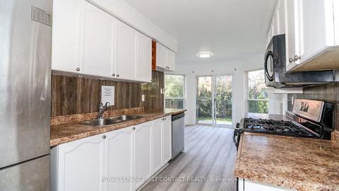 Photo 3 at 194 Kozlov Street, West Bayfield, Barrie