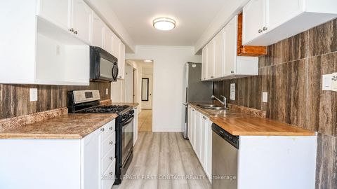 Photo 4 at 194 Kozlov Street, West Bayfield, Barrie