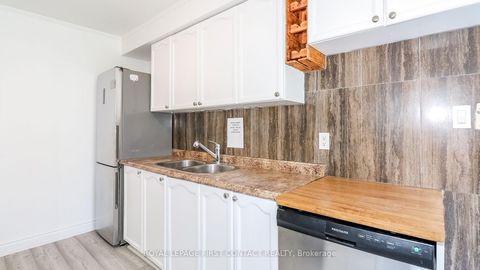 Photo 5 at 194 Kozlov Street, West Bayfield, Barrie