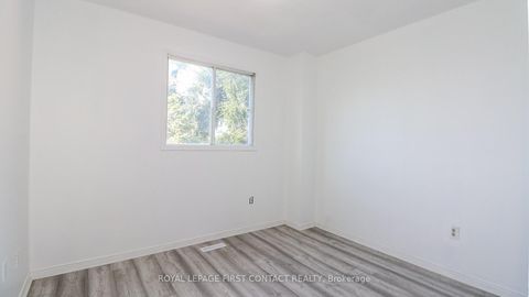 Photo 25 at 194 Kozlov Street, West Bayfield, Barrie
