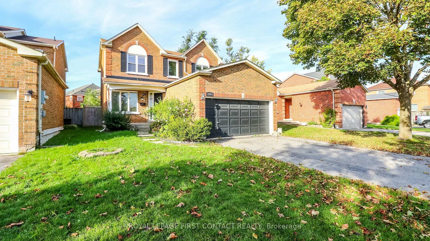 194 Kozlov Street, West Bayfield, Barrie photo number 2 194 Kozlov Street, West Bayfield, Barrie photo number 2
