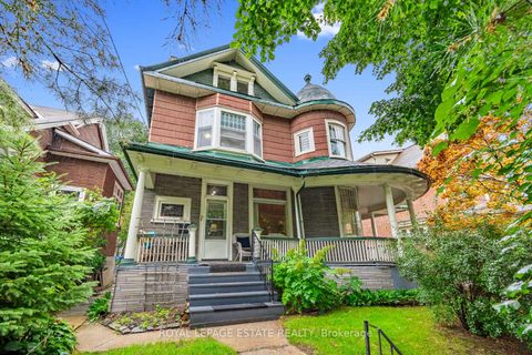 Photo 2 at 55 Leuty Avenue, The Beaches, Toronto