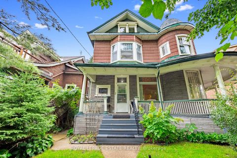 Photo 3 at 55 Leuty Avenue, The Beaches, Toronto