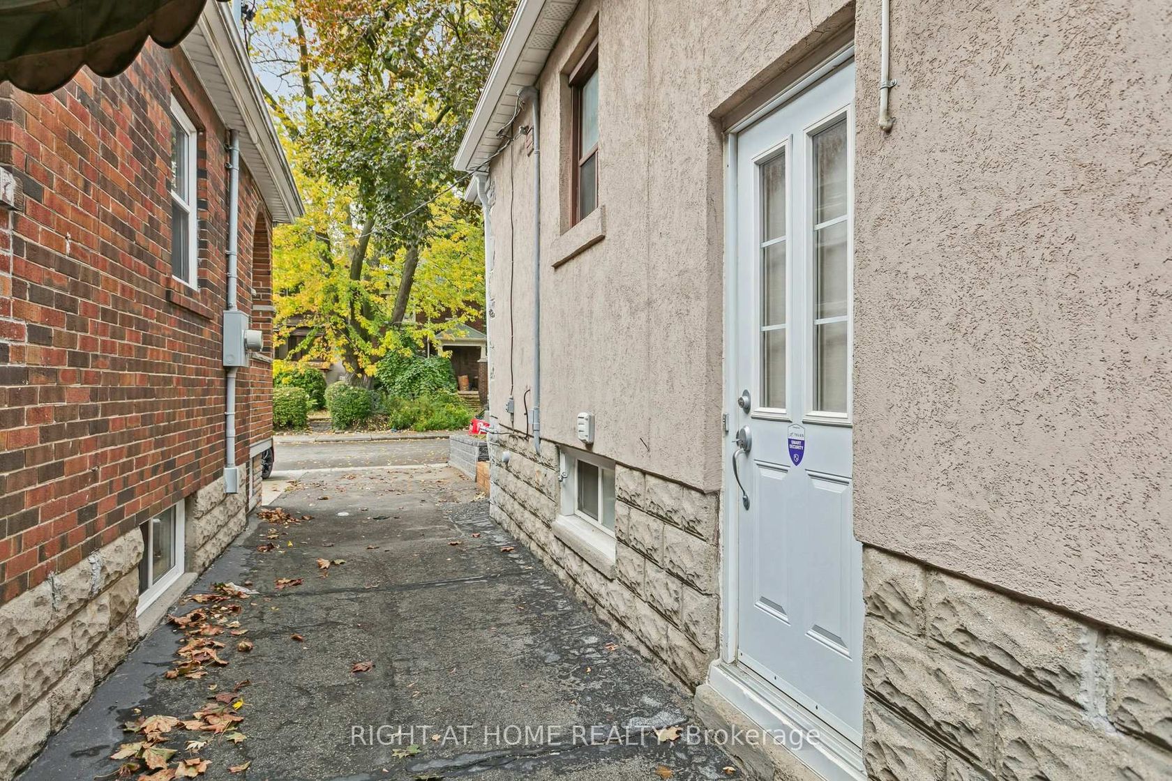 Photo 31 at 3 Roseneath Gardens, Oakwood Village, Toronto Photo 31 at 3 Roseneath Gardens, Oakwood Village, Toronto