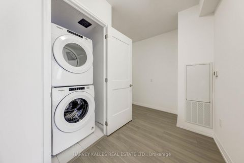 Photo 14 at TH104 - 25 Holly Street, Mount Pleasant West, Toronto