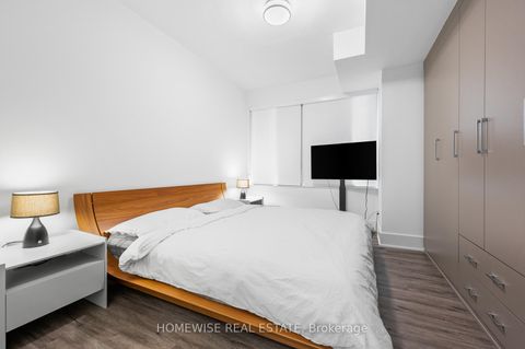 Photo 10 at 1012 - 470 Front Street W, Waterfront Communities C1, Toronto