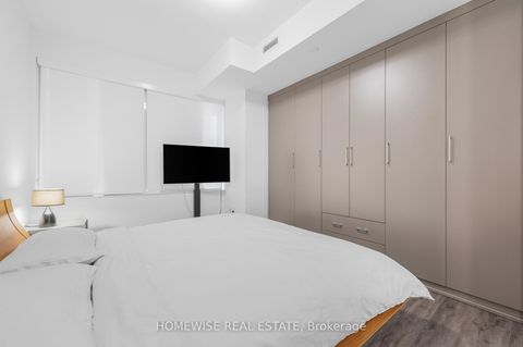 Photo 11 at 1012 - 470 Front Street W, Waterfront Communities C1, Toronto