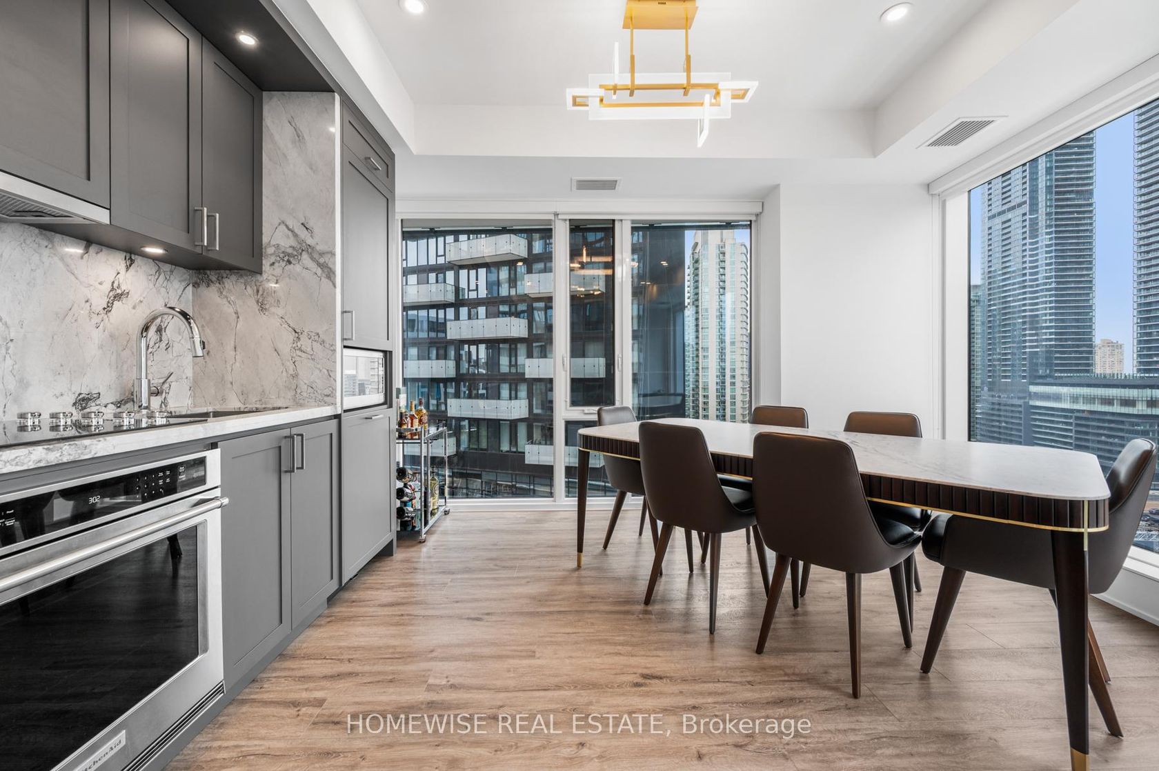 1012 - 470 Front Street W, Waterfront Communities C1, Toronto by Loree Meneguzzi Real Estate 1012 - 470 Front Street W, Waterfront Communities C1, Toronto