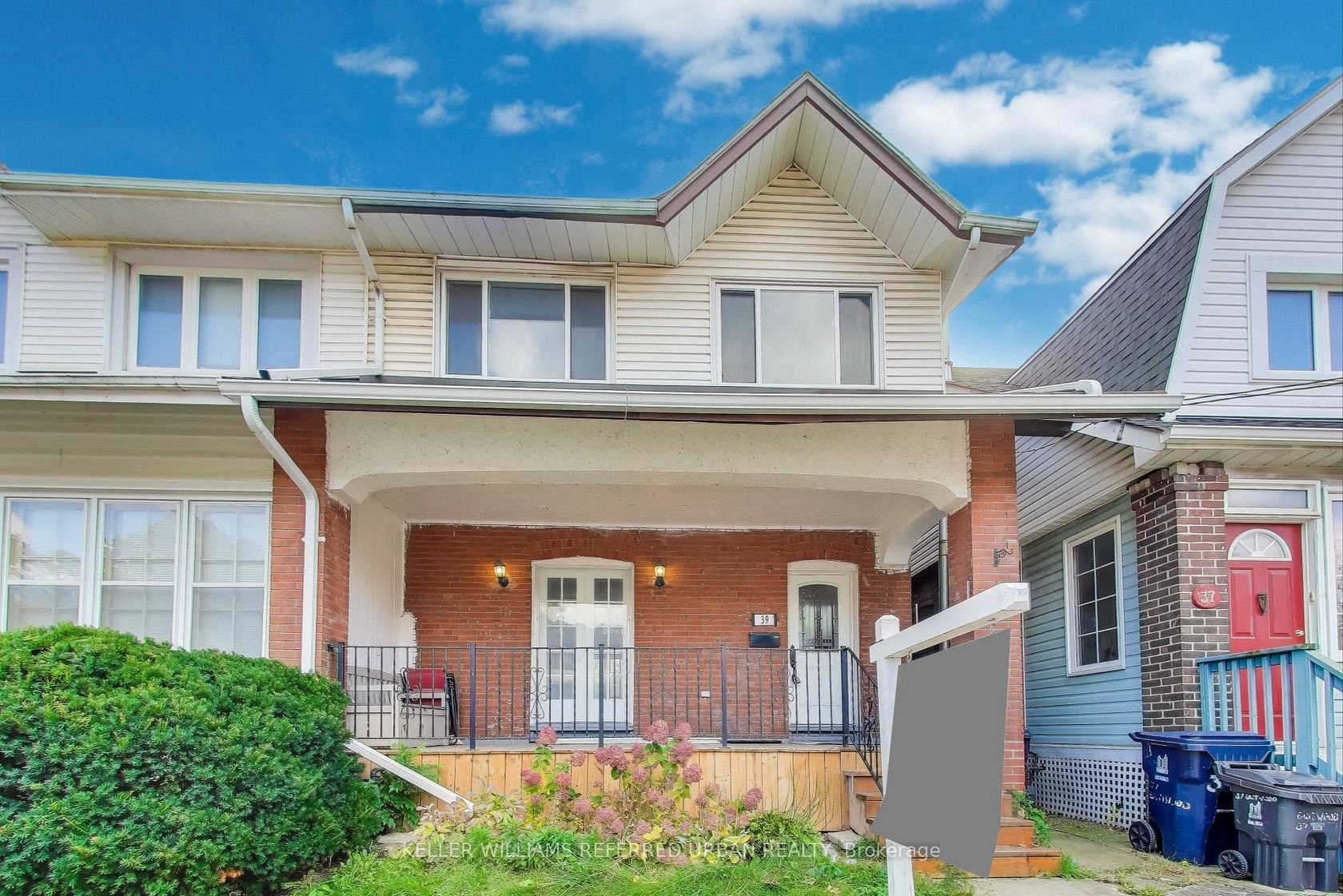 39 Eastwood Road, Woodbine Corridor, Toronto 