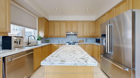 Photo 16 at 85 Vittorio De Luca Drive, East Woodbridge, Vaughan