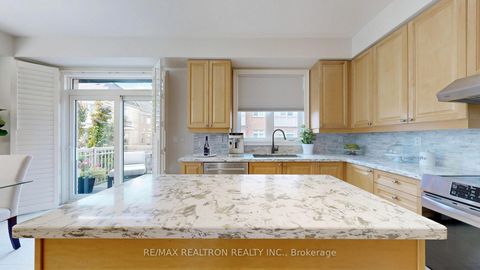 Photo 17 at 85 Vittorio De Luca Drive, East Woodbridge, Vaughan