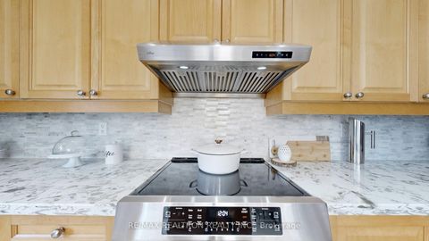 Photo 18 at 85 Vittorio De Luca Drive, East Woodbridge, Vaughan