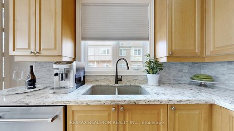 Photo 19 at 85 Vittorio De Luca Drive, East Woodbridge, Vaughan