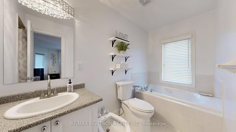 Photo 32 at 85 Vittorio De Luca Drive, East Woodbridge, Vaughan
