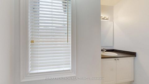 Photo 35 at 85 Vittorio De Luca Drive, East Woodbridge, Vaughan