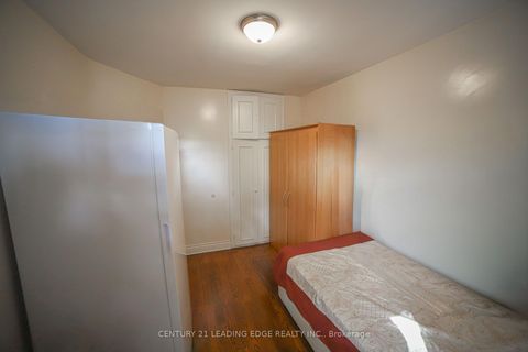 Photo 18 at 11 Chestnut Hills Crescent, Humber Valley, Toronto