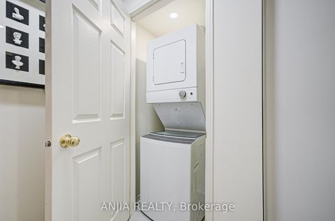 Photo 8 at 105 Ness Drive, Rural Richmond Hill, Richmond Hill