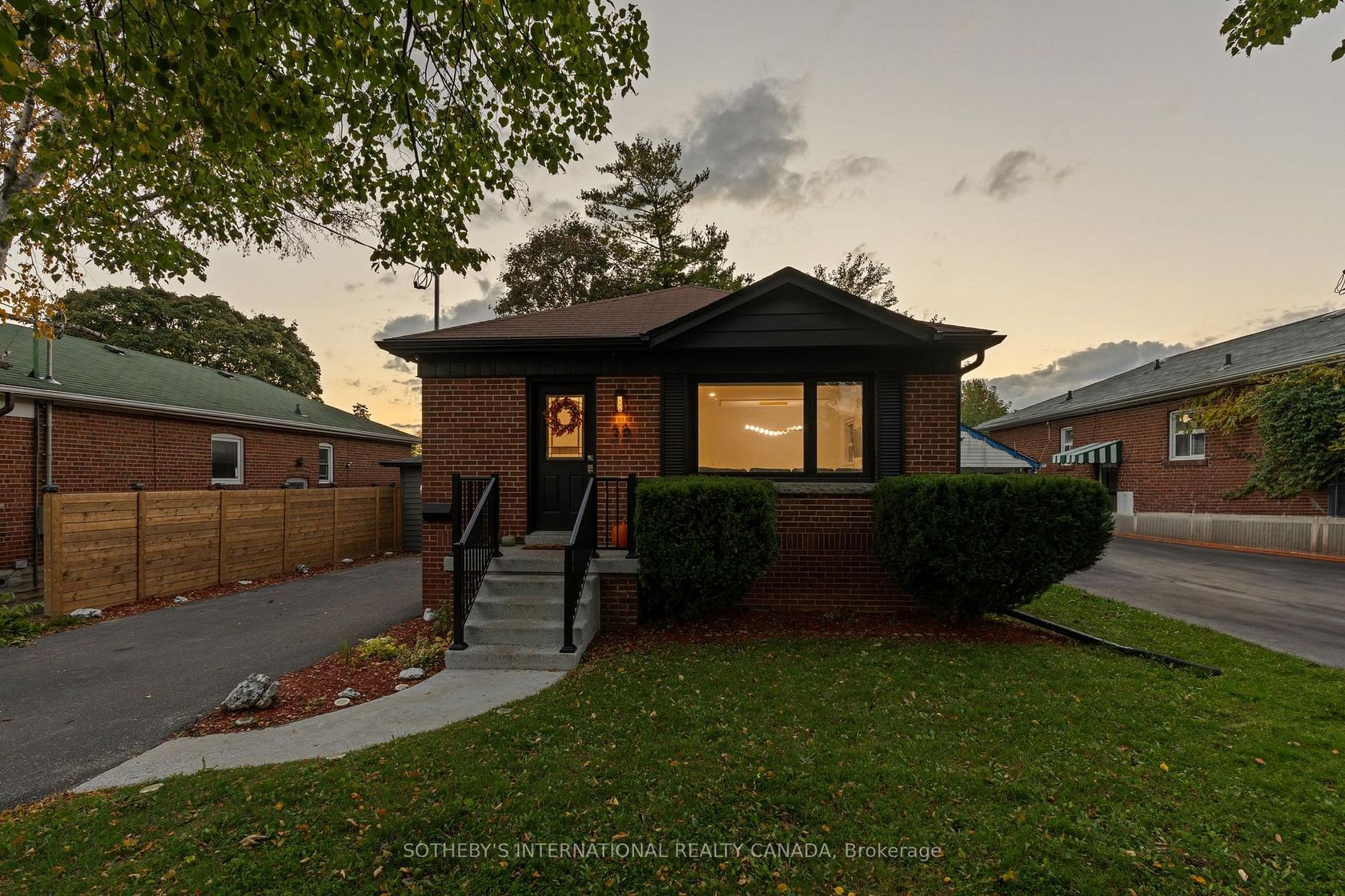 38 Vauxhall Drive, Dorset Park, Toronto 