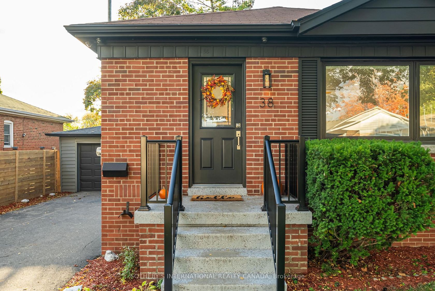 Photo 4 at 38 Vauxhall Drive, Dorset Park, Toronto Photo 4 at 38 Vauxhall Drive, Dorset Park, Toronto